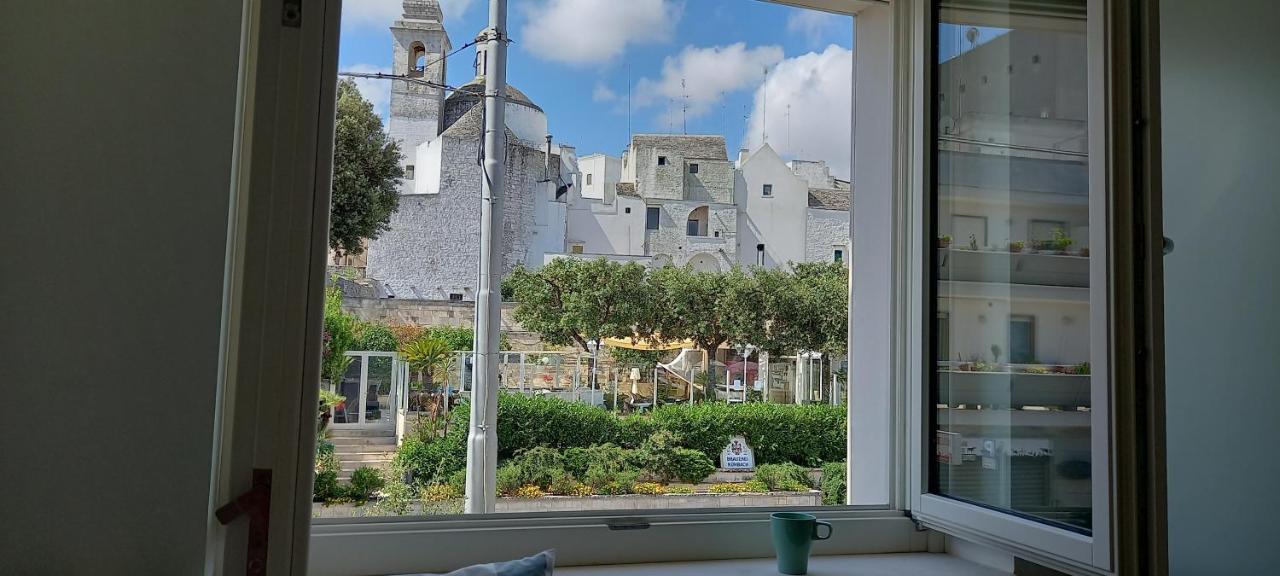Central Apartment Con Tre Camere Da Letto Locorotondo Eksteriør bilde